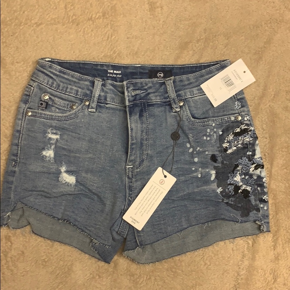 Adriano Goldschmeid “The Maui” hi-low fray short
